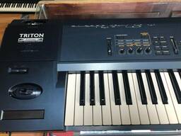Korg Triton Extreme 76 Music Synthesizer Keyboard Workstation