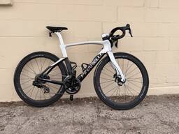 Pinarello Dogma F 2023 55 Road Bike Carbon Wheels Ultegra Di2